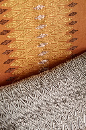 Detail: Chair covered with silk bouclé fabric, Riccio and Heritage silk design Xone with matching silk pillow